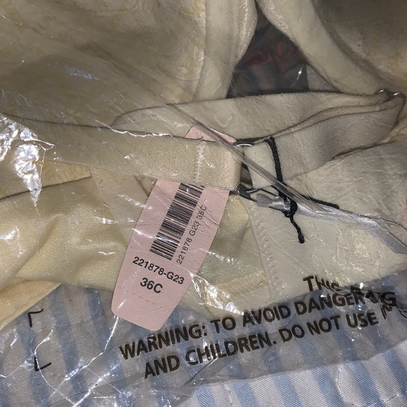 Lemonade VS Bra - Picture 6 of 7